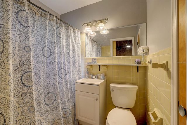 323 SUWANEE AVENUE, Sarasota, FL 34243
