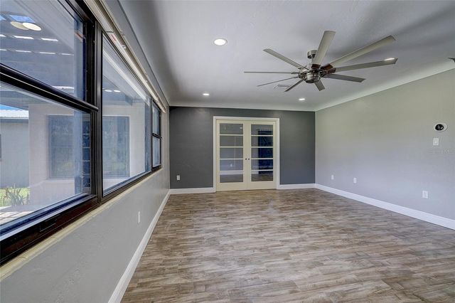 323 SUWANEE AVENUE, Sarasota, FL 34243