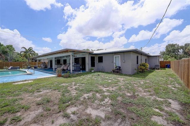 323 SUWANEE AVENUE, Sarasota, FL 34243