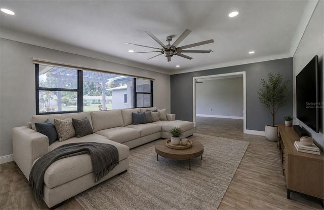 323 SUWANEE AVENUE, Sarasota, FL 34243