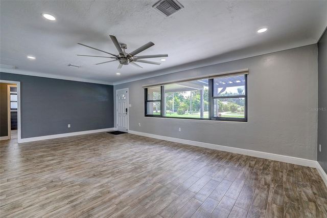 323 SUWANEE AVENUE, Sarasota, FL 34243