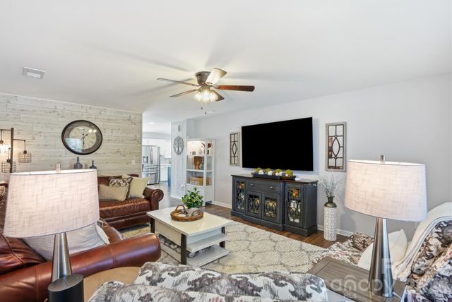 2757 Waybrook Drive, Dallas, NC 28034