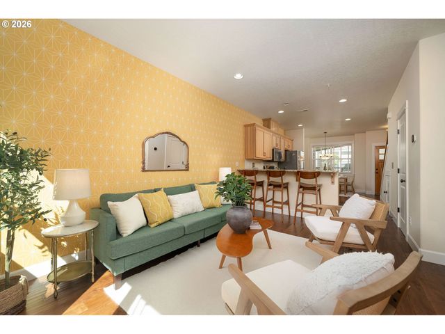 7520 Se MILWAUKIE Ave 201, Portland, OR 97202