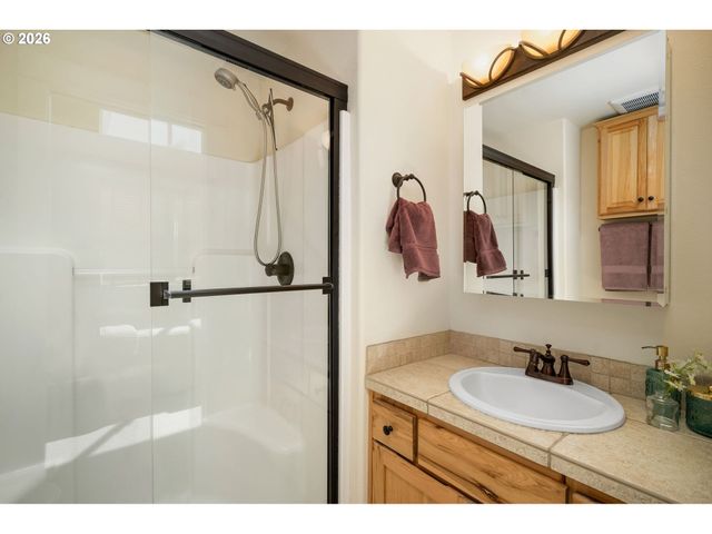 7520 Se MILWAUKIE Ave 201, Portland, OR 97202