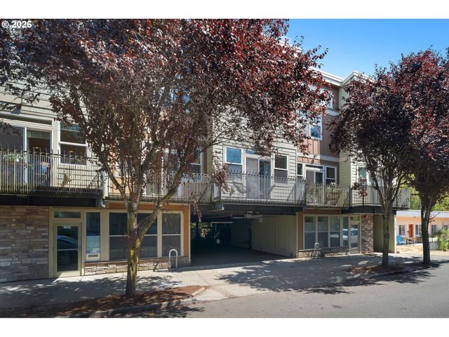 7520 Se MILWAUKIE Ave 201, Portland, OR 97202