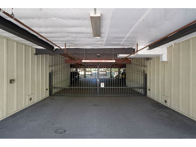 7520 Se MILWAUKIE Ave 201, Portland, OR 97202