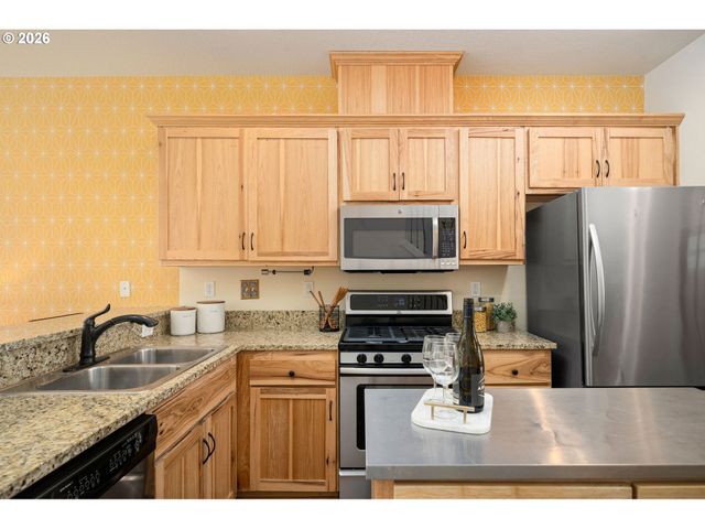 7520 Se MILWAUKIE Ave 201, Portland, OR 97202