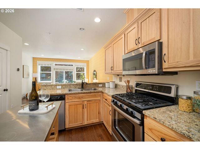 7520 Se MILWAUKIE Ave 201, Portland, OR 97202