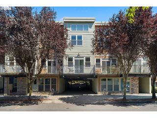 7520 Se MILWAUKIE Ave 201, Portland, OR 97202