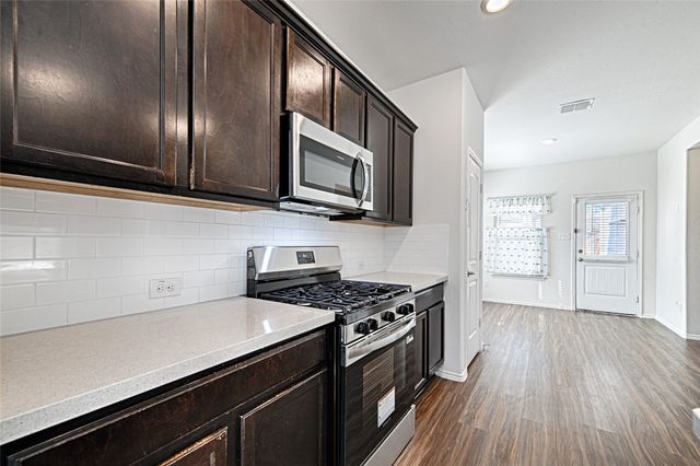 4017 Springfield Lane, Heartland, TX 75126