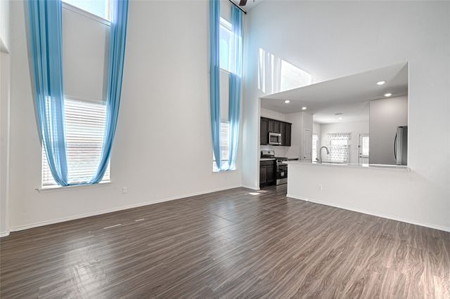 4017 Springfield Lane, Heartland, TX 75126