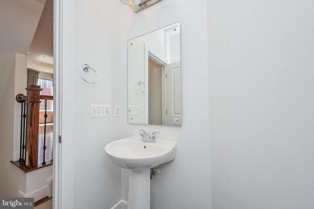 8337 LOOKING GLASS WAY, Fairfax, VA 22031