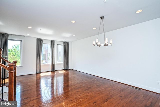 8337 LOOKING GLASS WAY, Fairfax, VA 22031
