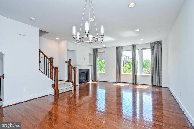 8337 LOOKING GLASS WAY, Fairfax, VA 22031