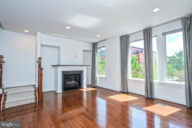 8337 LOOKING GLASS WAY, Fairfax, VA 22031
