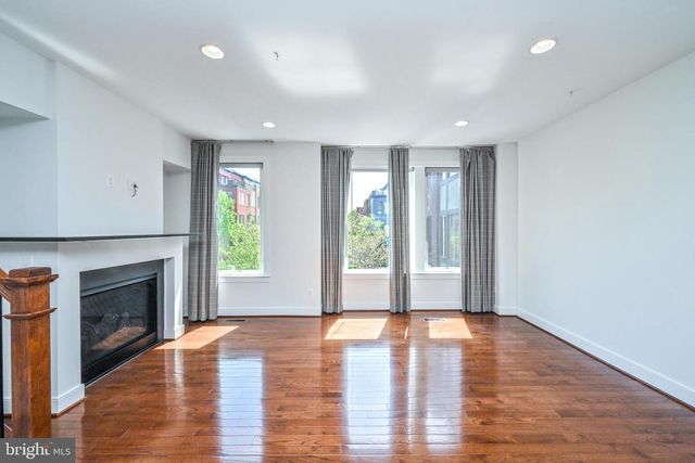 8337 LOOKING GLASS WAY, Fairfax, VA 22031