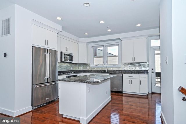 8337 LOOKING GLASS WAY, Fairfax, VA 22031
