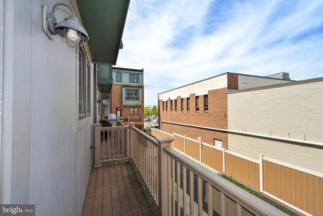 8337 LOOKING GLASS WAY, Fairfax, VA 22031