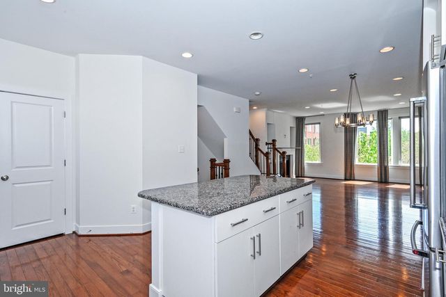 8337 LOOKING GLASS WAY, Fairfax, VA 22031