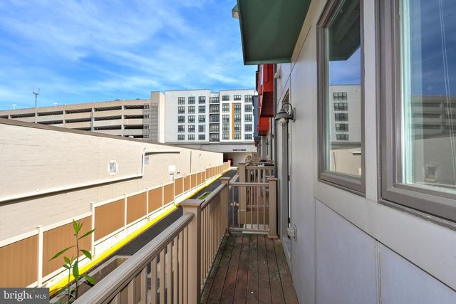 8337 LOOKING GLASS WAY, Fairfax, VA 22031