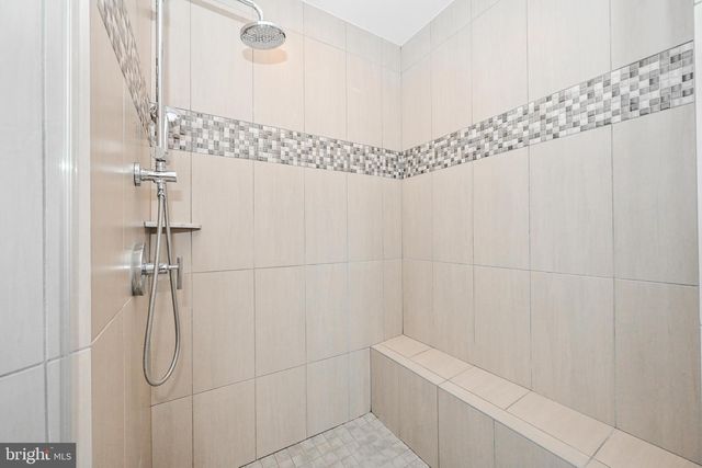 8337 LOOKING GLASS WAY, Fairfax, VA 22031