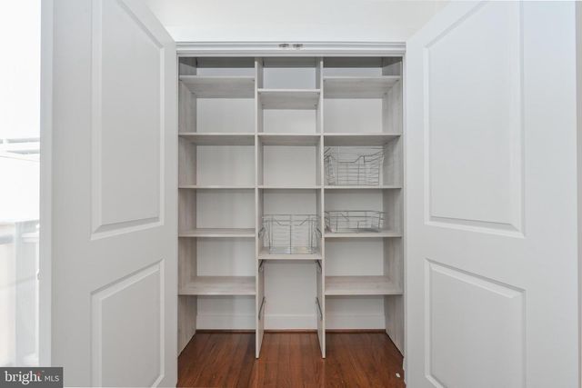 8337 LOOKING GLASS WAY, Fairfax, VA 22031