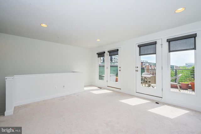 8337 LOOKING GLASS WAY, Fairfax, VA 22031