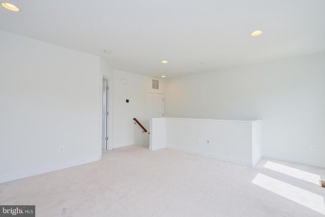 8337 LOOKING GLASS WAY, Fairfax, VA 22031