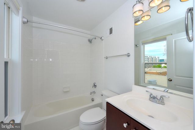 8337 LOOKING GLASS WAY, Fairfax, VA 22031