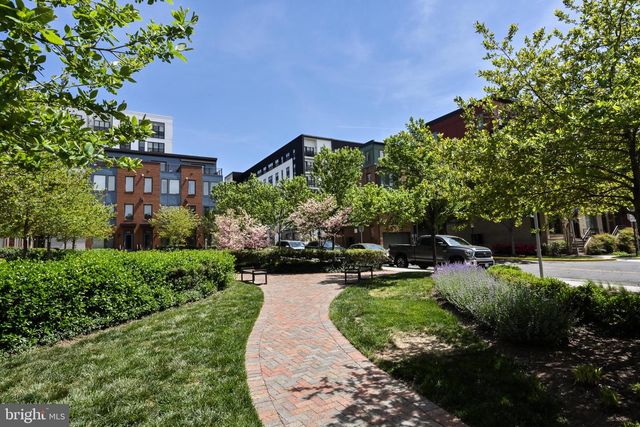 8337 LOOKING GLASS WAY, Fairfax, VA 22031