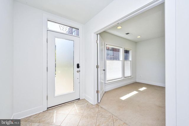 8337 LOOKING GLASS WAY, Fairfax, VA 22031