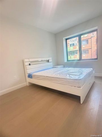 132-25 41 Avenue 4B, Flushing, NY 11354