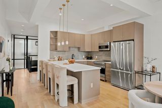 512 W 51st St # 1, New York City, NY 11101