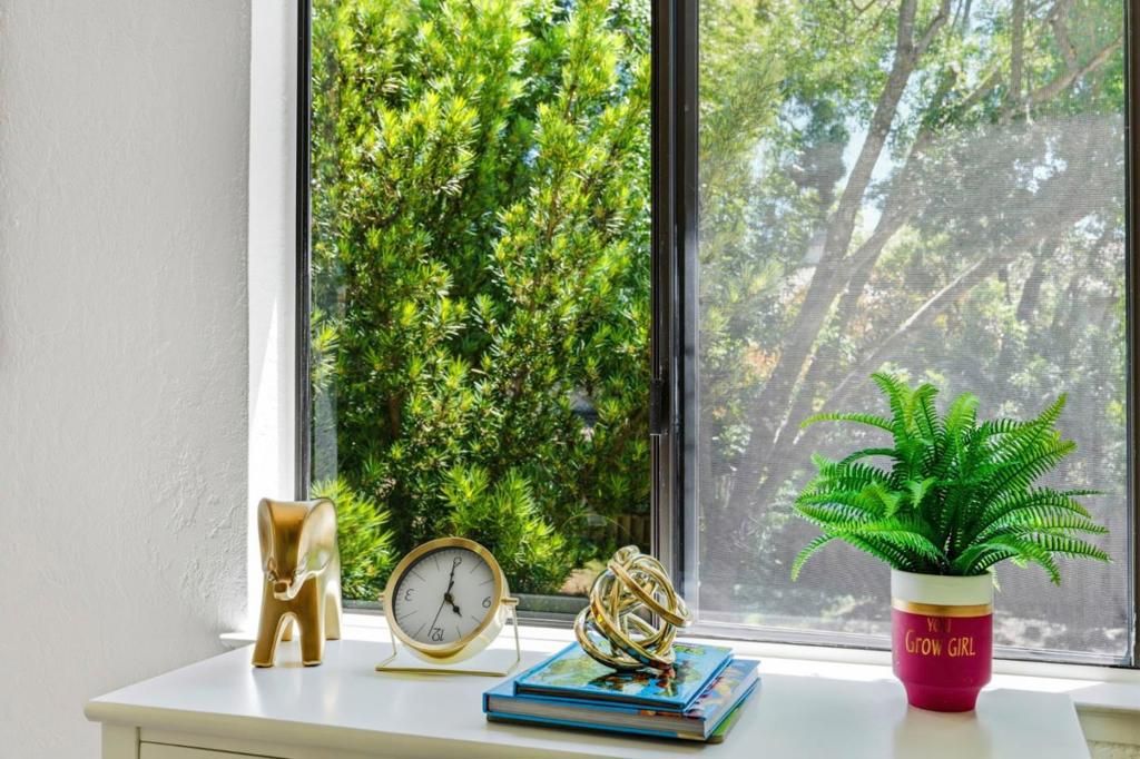 Image 16 of property listing at 3 Arete Court, Hercules, CA 94547