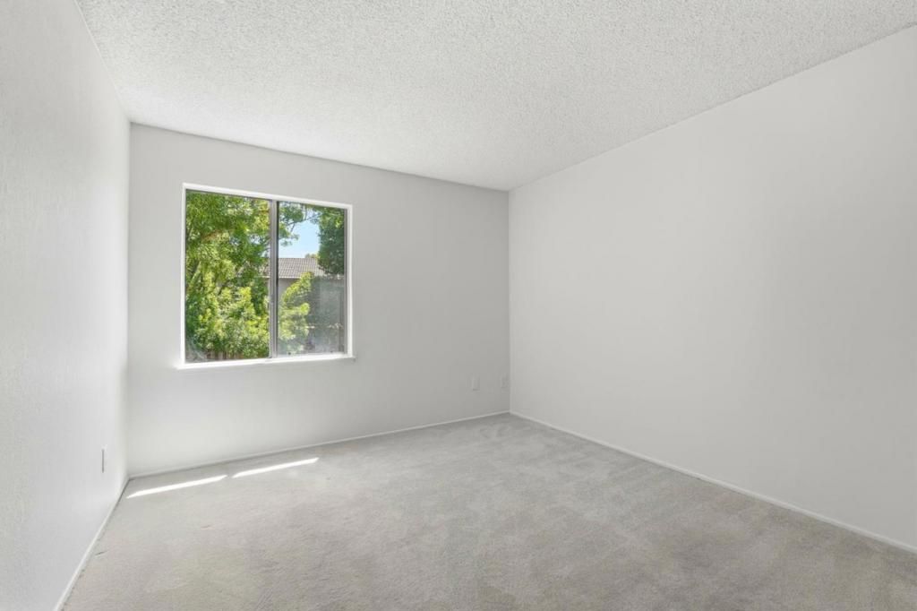 Image 19 of property listing at 3 Arete Court, Hercules, CA 94547
