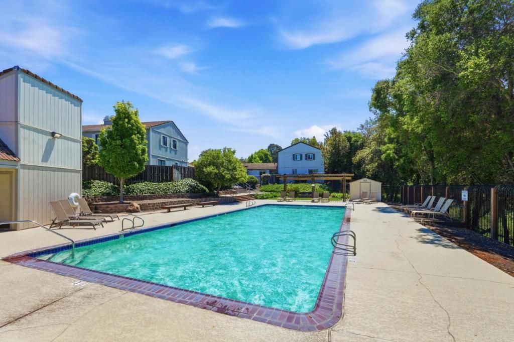 Image 24 of property listing at 3 Arete Court, Hercules, CA 94547