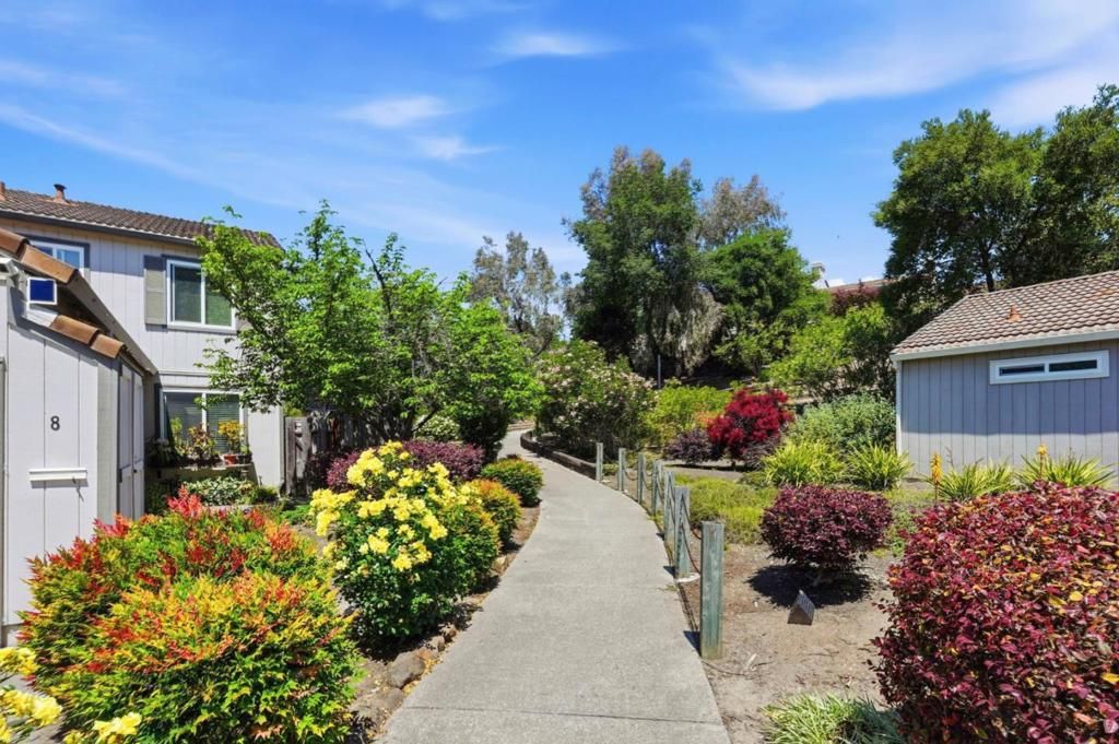 Image 26 of property listing at 3 Arete Court, Hercules, CA 94547