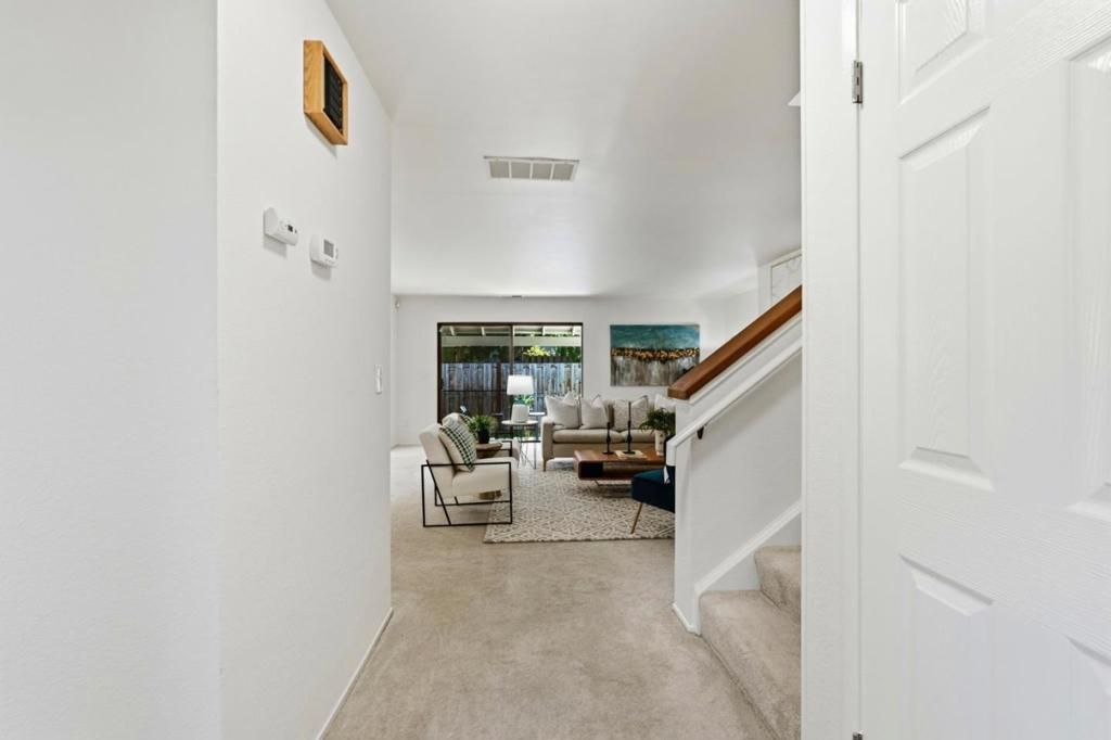 Image 3 of property listing at 3 Arete Court, Hercules, CA 94547
