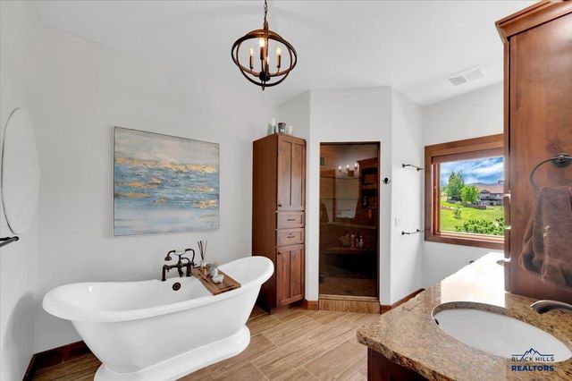 420 BELLEVIEW CT, Spearfish, SD 57783
