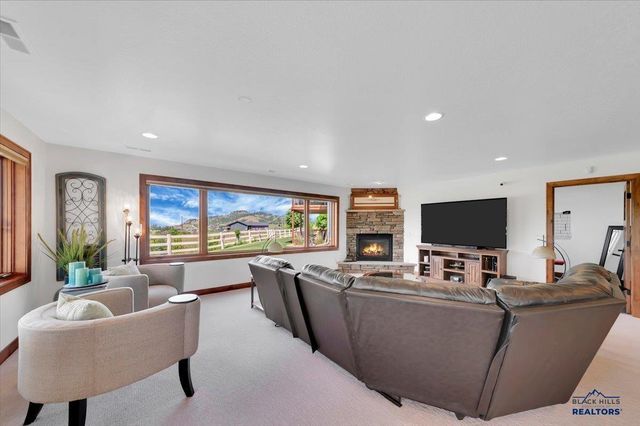 420 BELLEVIEW CT, Spearfish, SD 57783