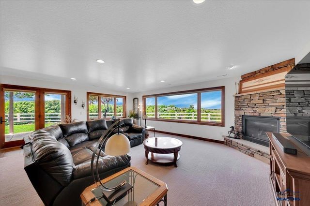 420 BELLEVIEW CT, Spearfish, SD 57783