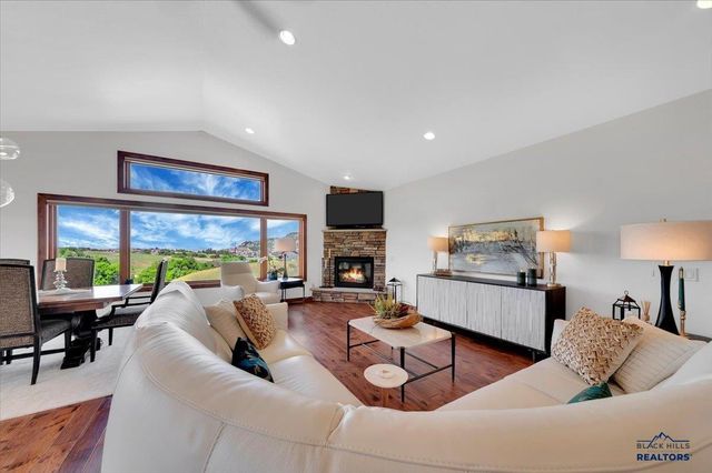 420 BELLEVIEW CT, Spearfish, SD 57783
