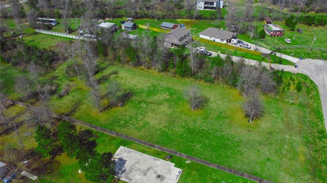 71 County Road 5004, Cleveland, TX 77327