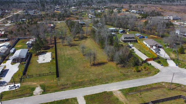 71 County Road 5004, Cleveland, TX 77327