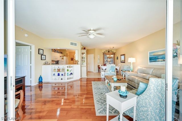 8085 Celeste DR 811, Naples, FL 34113