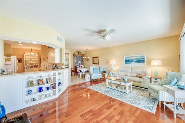 8085 Celeste DR 811, Naples, FL 34113