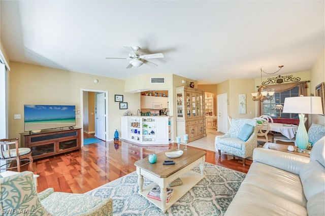 8085 Celeste DR 811, Naples, FL 34113