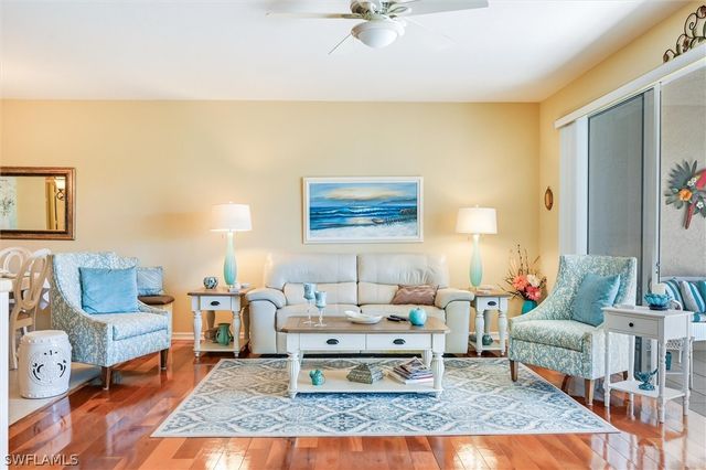 8085 Celeste DR 811, Naples, FL 34113