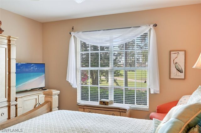 8085 Celeste DR 811, Naples, FL 34113