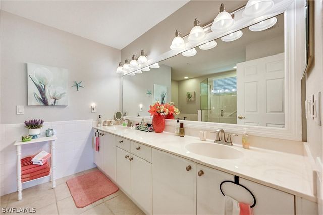 8085 Celeste DR 811, Naples, FL 34113